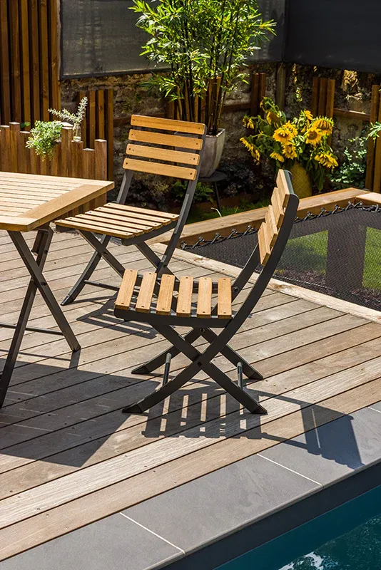 Ensemble repas pliant en teck et aluminium 4 pièces - PORTO RICO - Table, banc et 2 chaises - 4 personnes