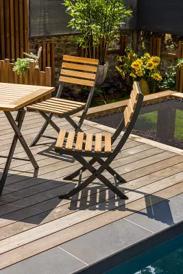 Ensemble repas pliant en teck et aluminium 4 pièces - PORTO RICO - Table, banc et 2 chaises - 4 personnes