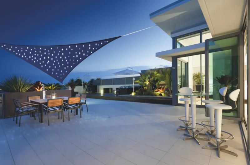 Voile d'ombrage AUSTRAL Triangulaire 3.60 m + Ciel Étoilé 100 LEDS solaires - Bleu nuit