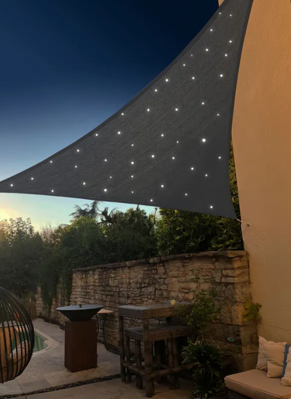 Voile d'ombrage AUSTRAL Triangulaire 3 m + Ciel Étoilé LEDS solaires - Gris Ardoise