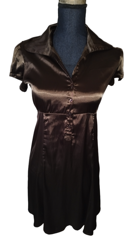 Robe satinée marron T. 40 - L