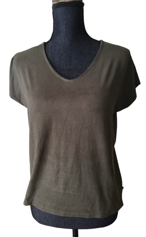 Tee-shirt kaki trou aux épaules T. 36