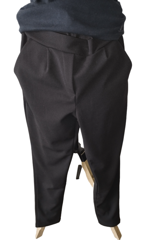 Pantalon noir slim T. 36 - S