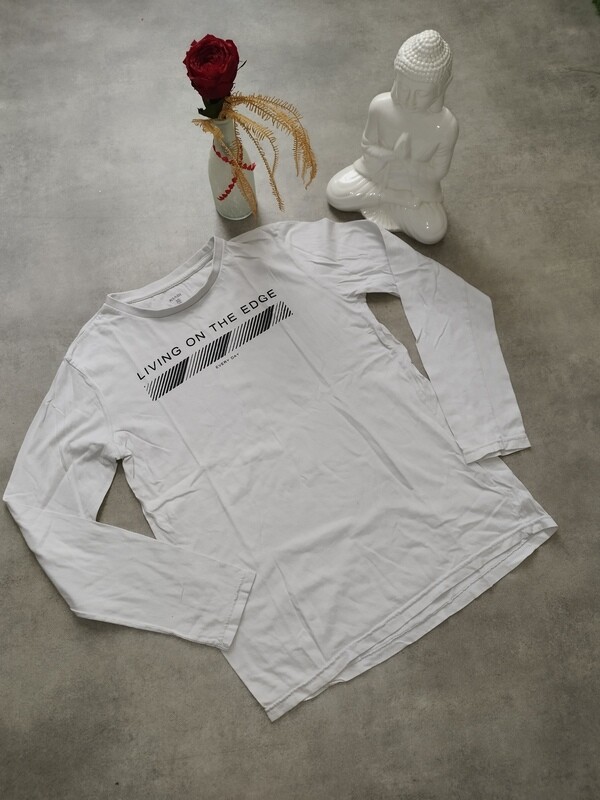 Tee-shirt manche longue blanc écriture noire T. 14 ans
