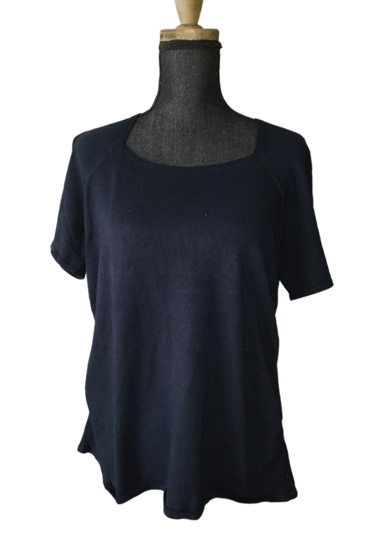 Tee-shirt bleu marine col carré T. L