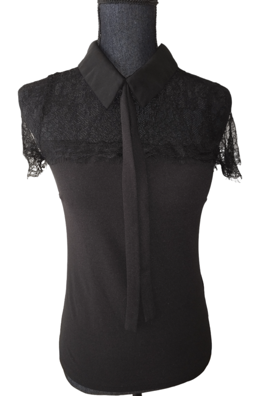 Tee-shirt dentelle col et nœud T. 36-S