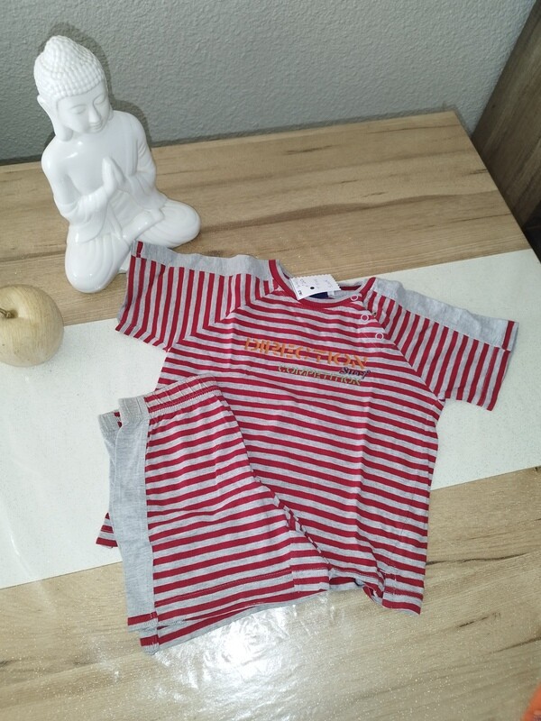 Pyjama rayé rouge T. 5 ans