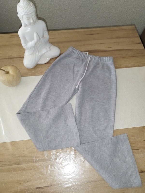 Pantalon gris détente T. 6 ans