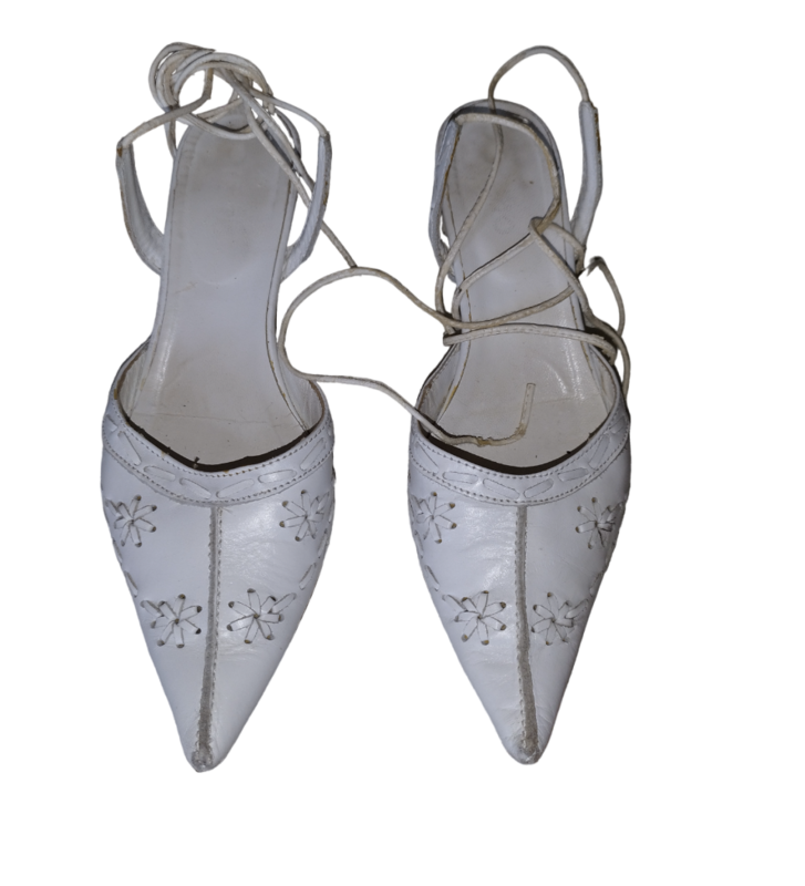 Chaussure lanière blanche pointure 37