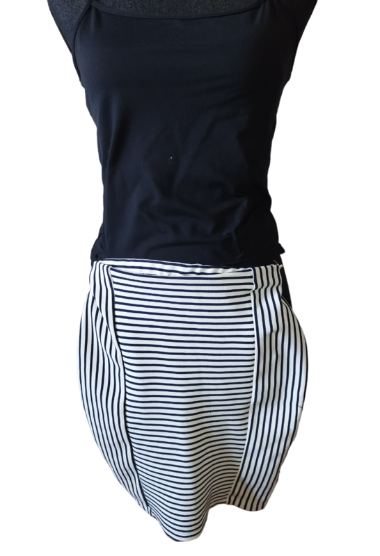 jupe rayée blanche et noire T. XS