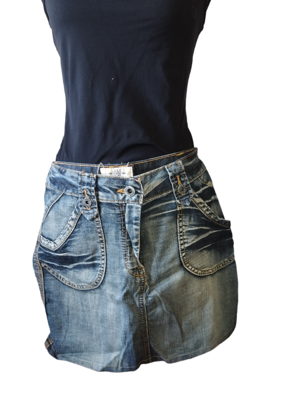 Jupe courte en jeans T. 36