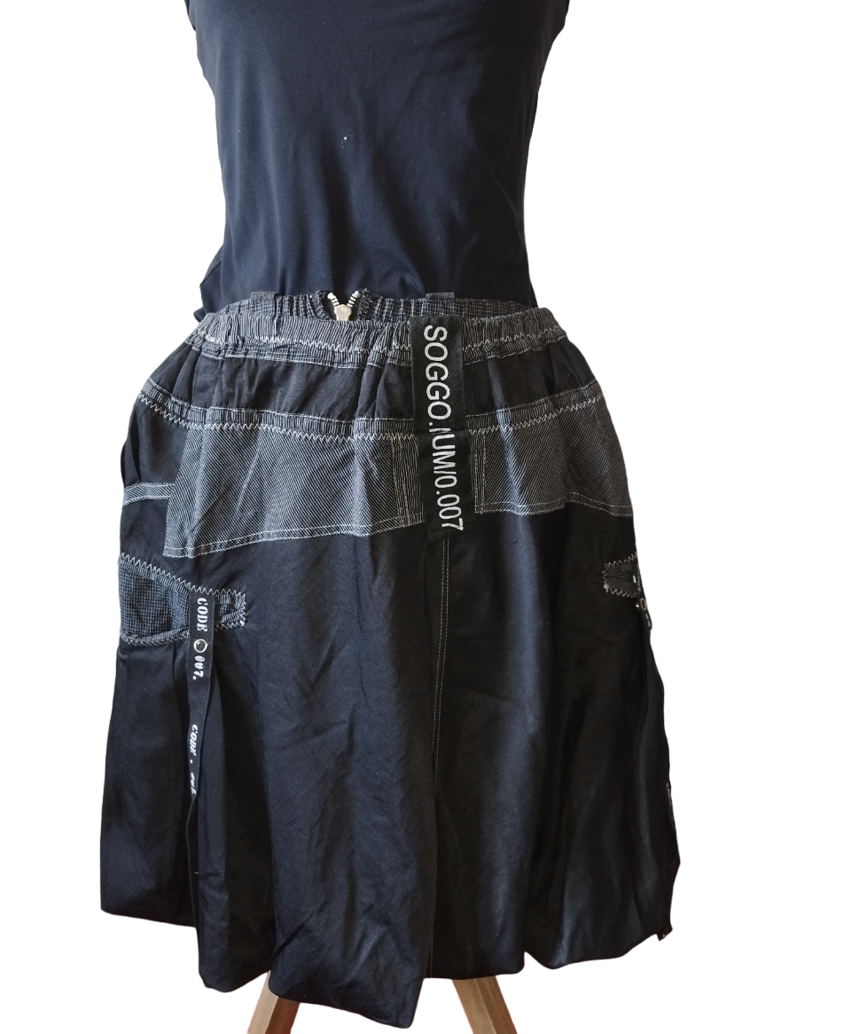 Jupe noire bouton corde Taille unique