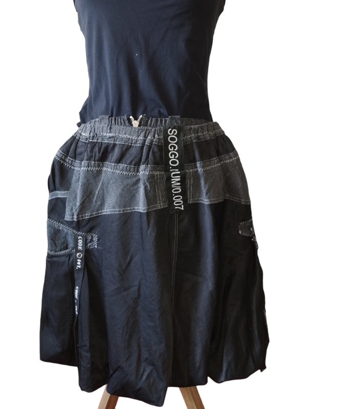 Jupe noire bouton corde Taille unique