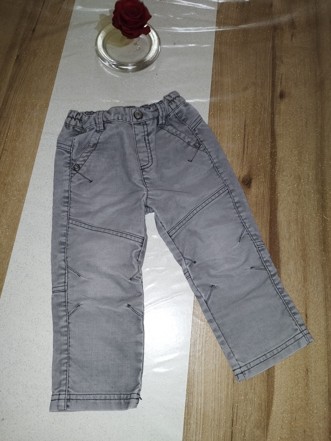 pantalon gris T. 23 mois