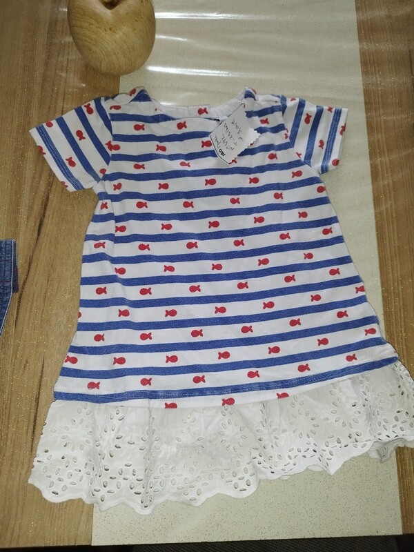 Robe blanche rayé bleu poisson Taille 23 mois