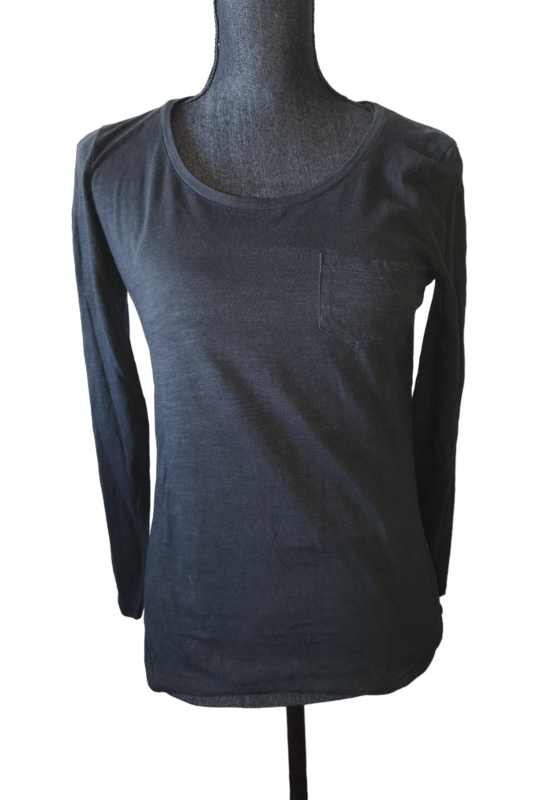 Tee-shirt manche longue noir poche col rond Taille: M