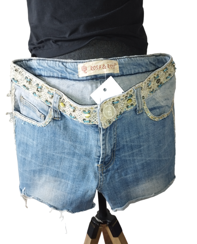Short dentelle perle Taille: L