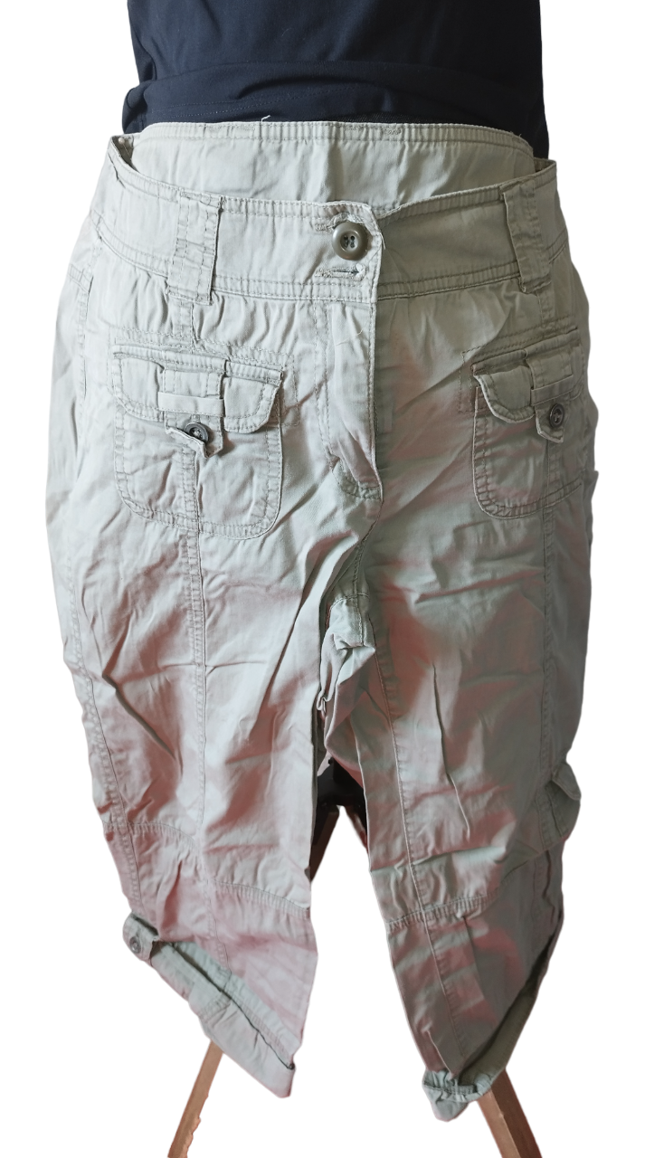 pantalon pantacourt kaki Taille 38