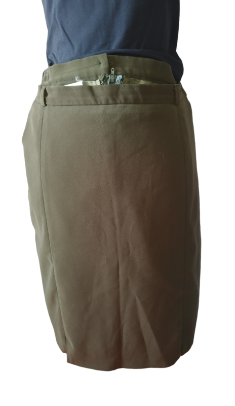 Jupe droite kaki Taille 40