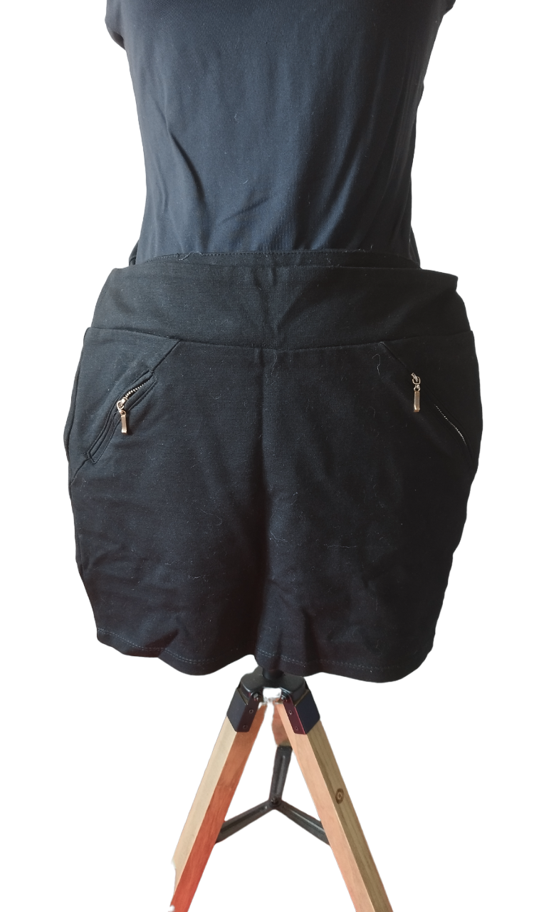 Jupe noire fermeture poche Taille 38
