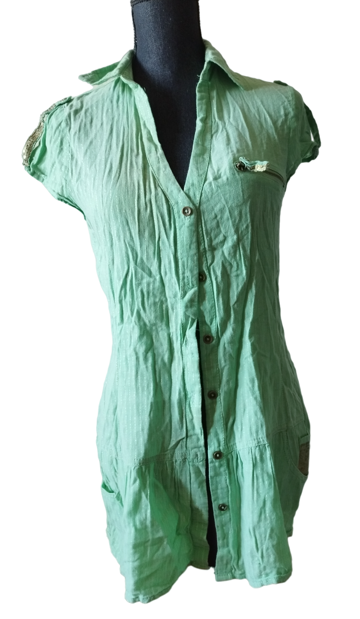 Chemise longue verte sans manche T. L