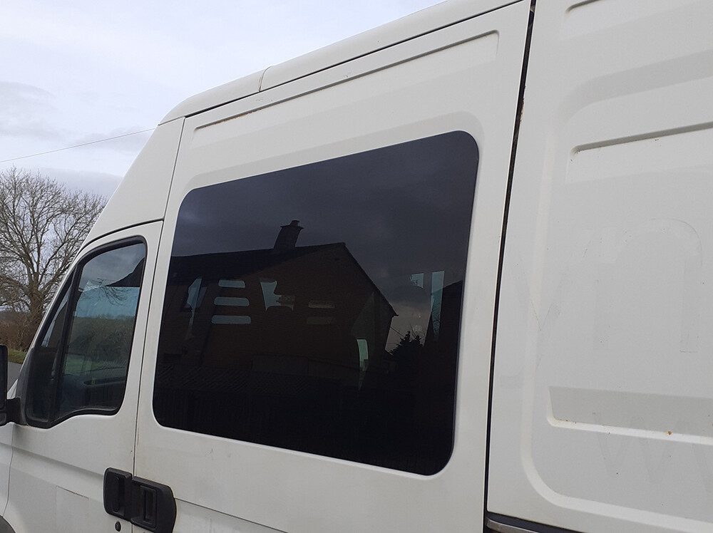 Iveco Daily 1999 - 2014 Front Panel Window Kit MWB &amp; LWB