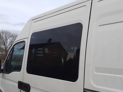 Iveco Daily 1999 - 2014 Front Panel Window Kit MWB &amp; LWB