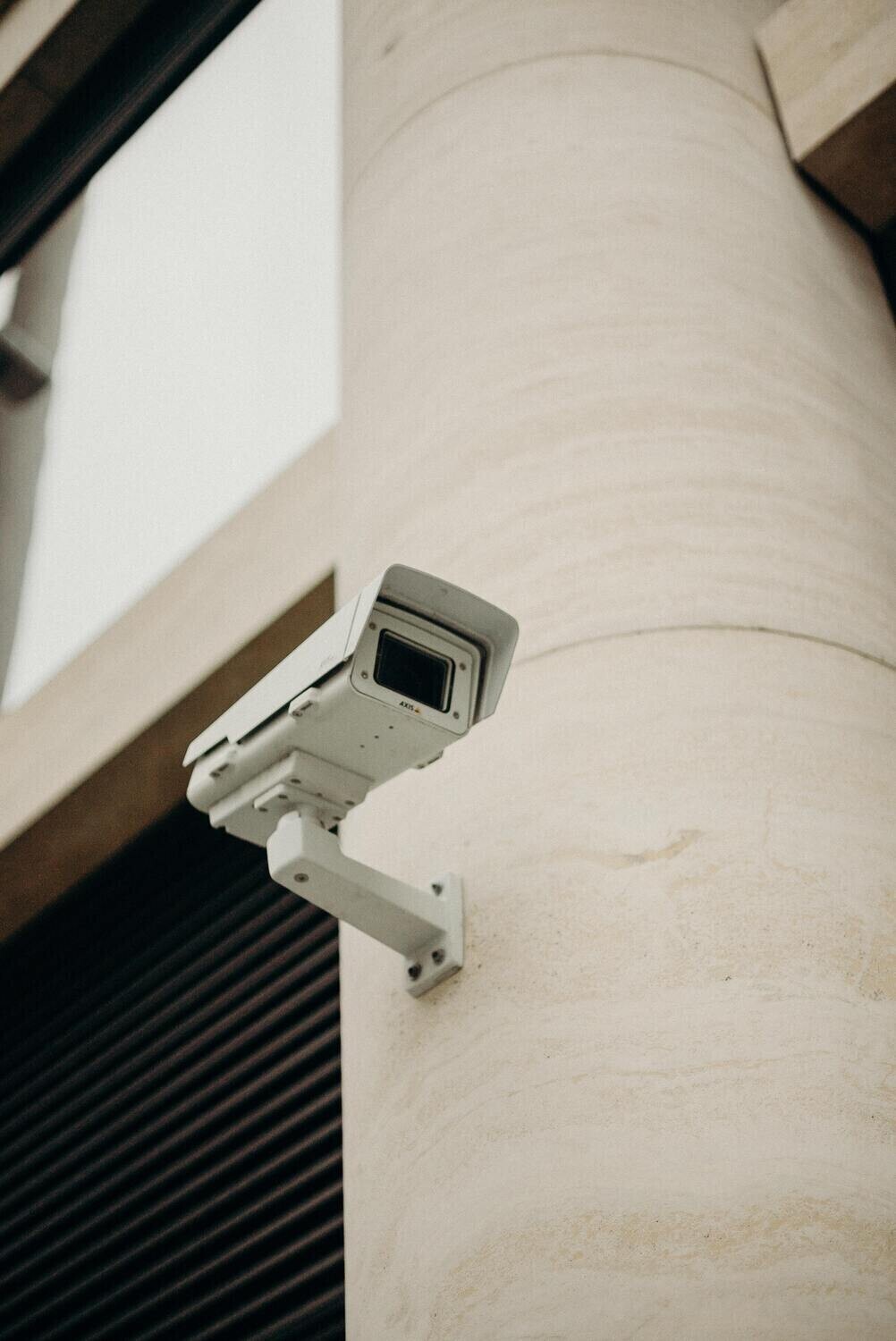 Instalación de cámaras de vigilancia y equipos de CCTV