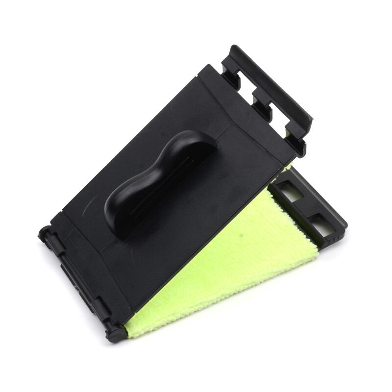 Brio  Guitar String Scrubber Cleaner