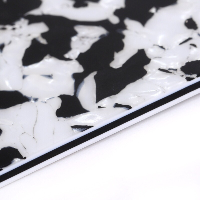 Brio Agate Black Modern Style Back Plate Tremolo Cover 4 ply - US/Mexican Fender®Strat® Fit