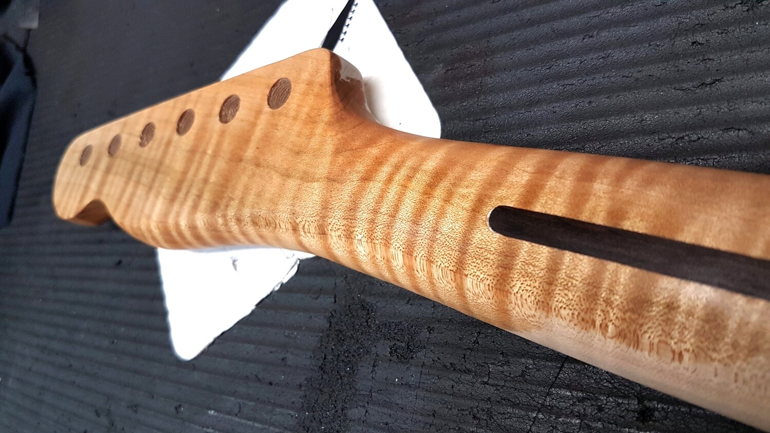 Brio Unfinished Roasted Highly Flamed T-Style Neck