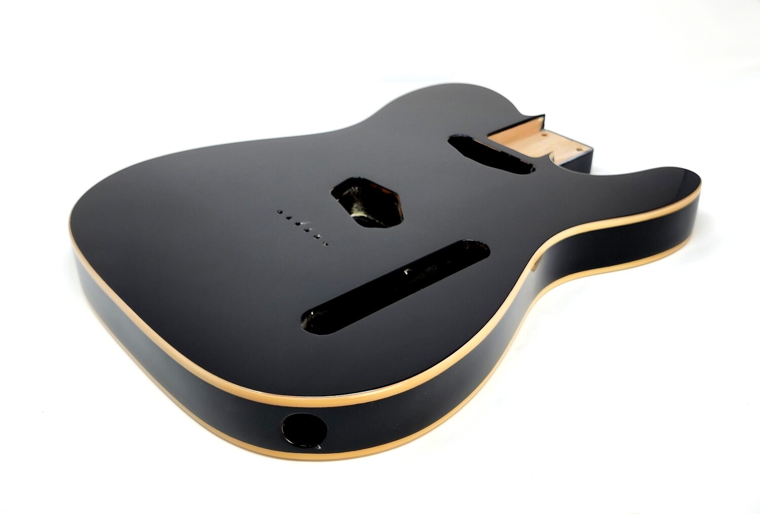 Brio Black Gloss Finish
Alder T-Style Cream Double Bound SS