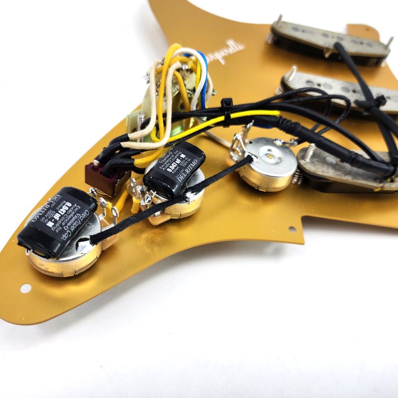 Carparelli 9-Way Strat Mod – Pro-Built Loaded Pickguard with Vintage Tone System