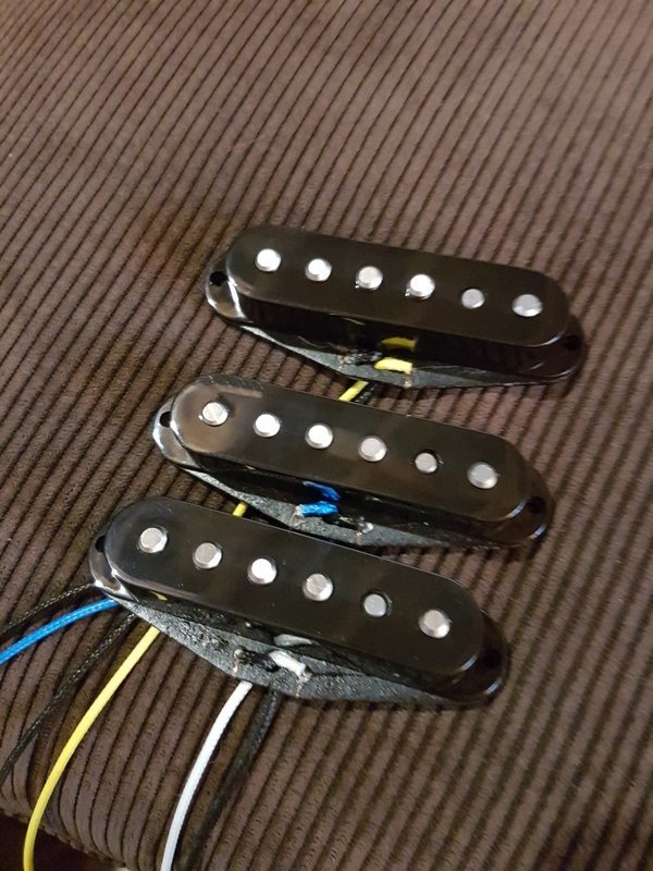 Brio Vintage 60's Style Alnico 5  Black