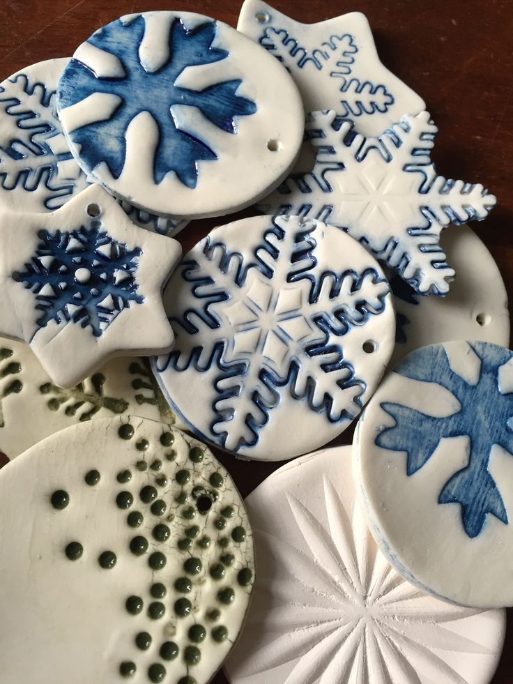 CREA ADORNOS NAVIDEÑOS CON ESTAMPACIÓN
