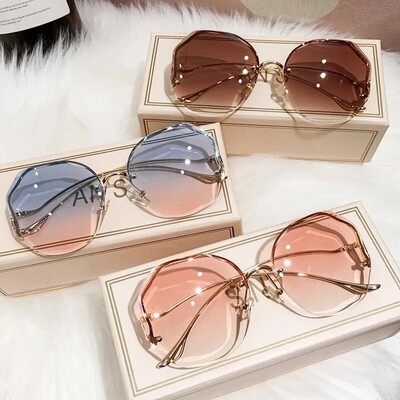 Sunglasses - Female Beach Style