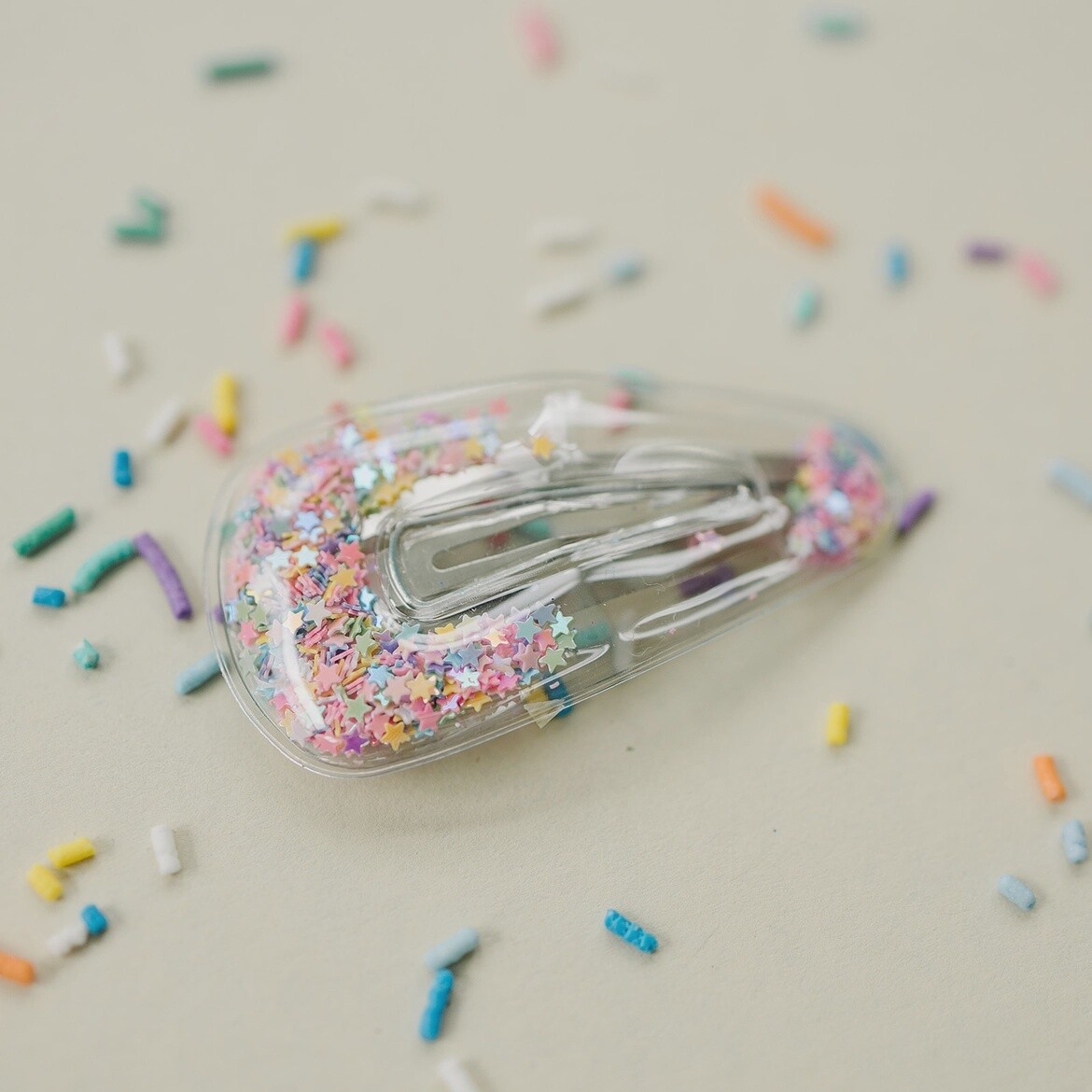 Color Confetti Snap Clip