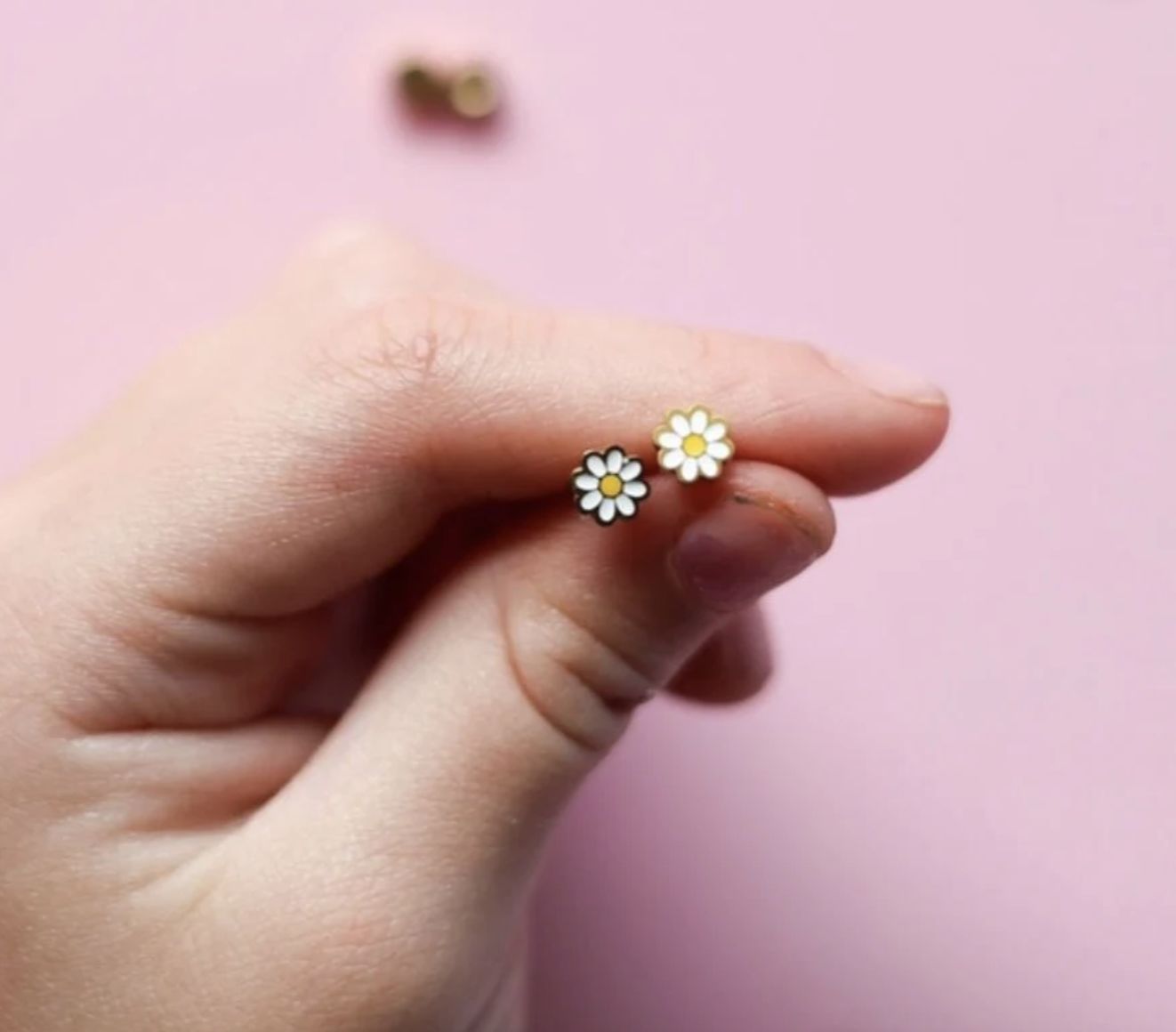 Tiny Daisies Earrings