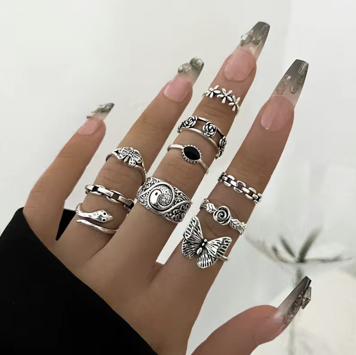 &quot;Timeless Elegance: Classic Butterfly Snake Blossom Chain Eye 10 Piece Rings&quot; 🦋🐍🌸💍