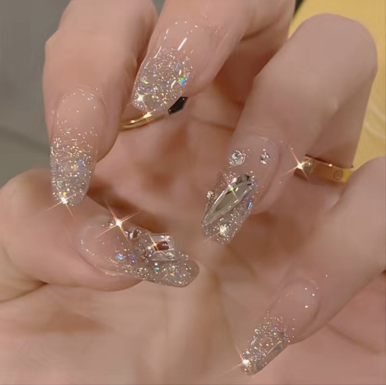 Fake Nails with Plans, Reflexive Artful dance entertainer
