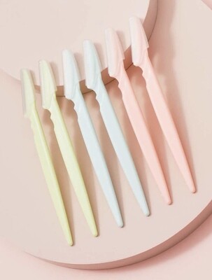 ​Introducing the Perfect Duo for Flawless Grooming: Our Trimmer and Eyebrow Scraper!