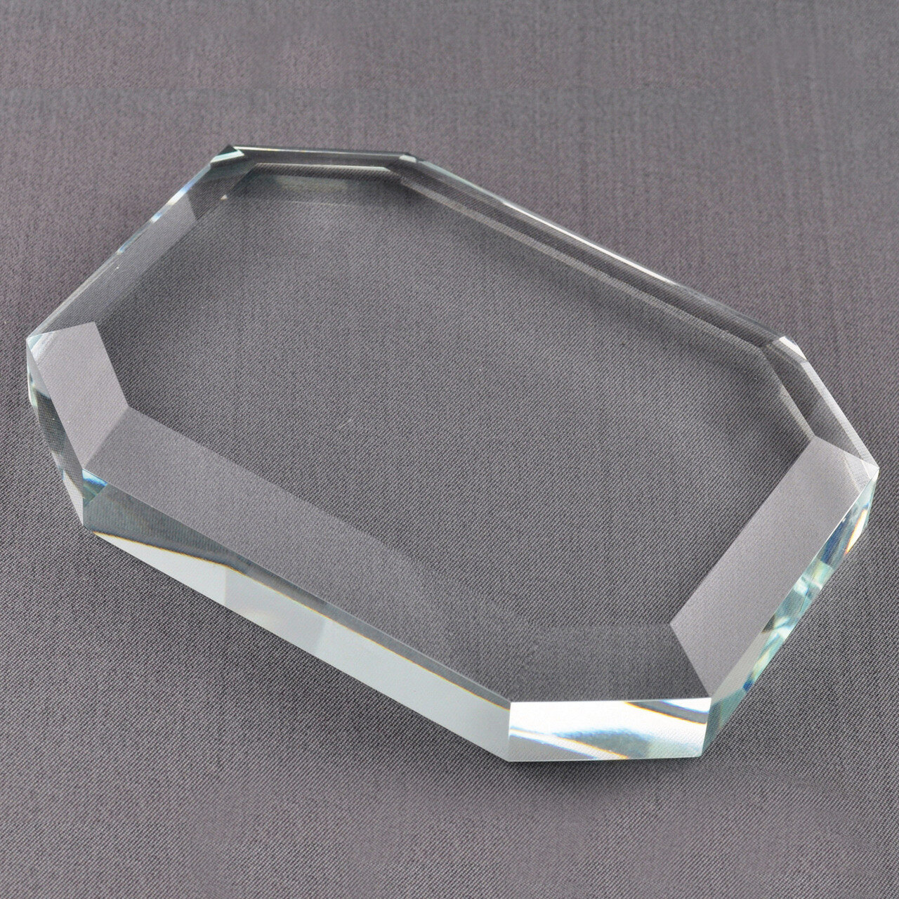 Octagonal Glass Paperweight GM9335, MPN: GM9335, 86645850019