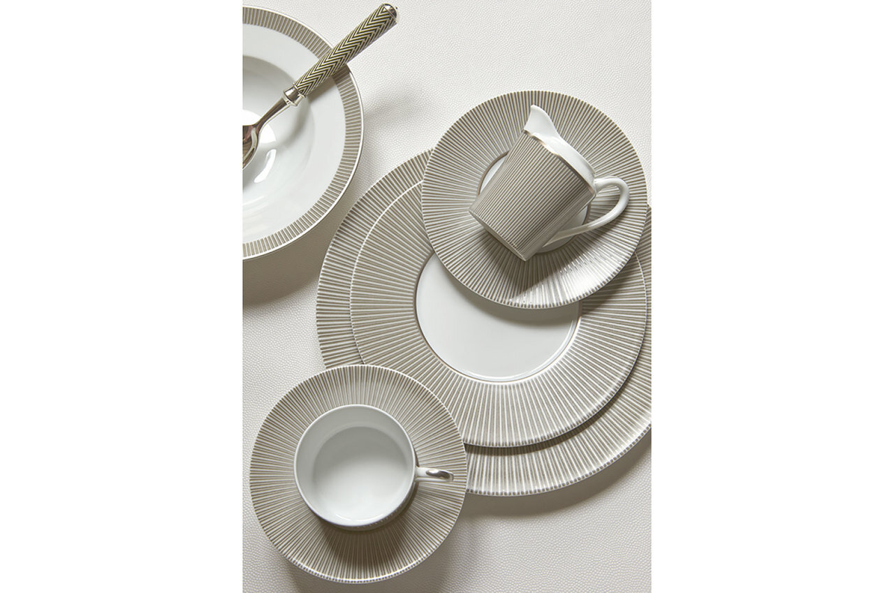 Robert Haviland Linae 5 Piece Place Setting HP300, MPN: HP300,