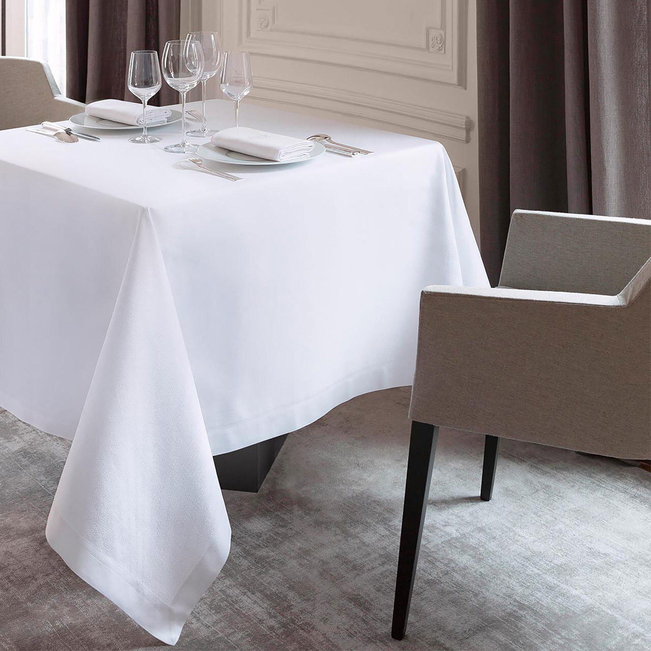 Le Jacquard Offre White Granite Tablecloth 69x98