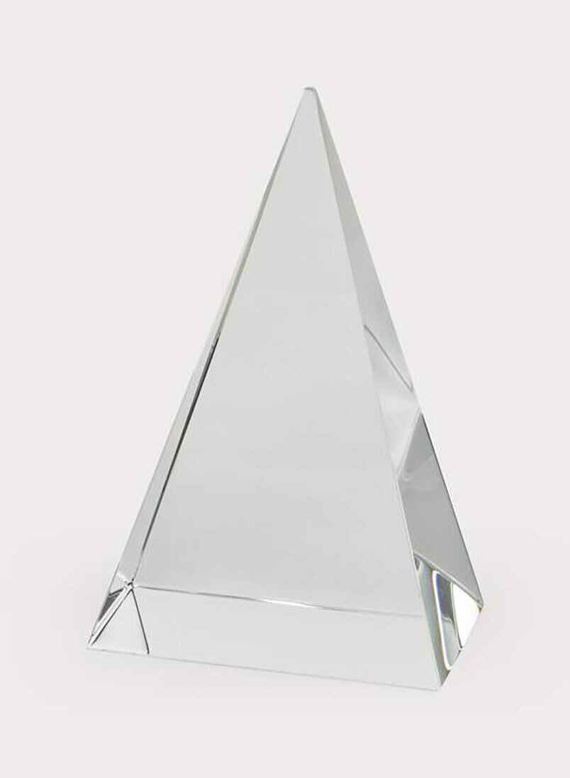 Tizo Crystal Pyramid Object Medium PH943PY/M