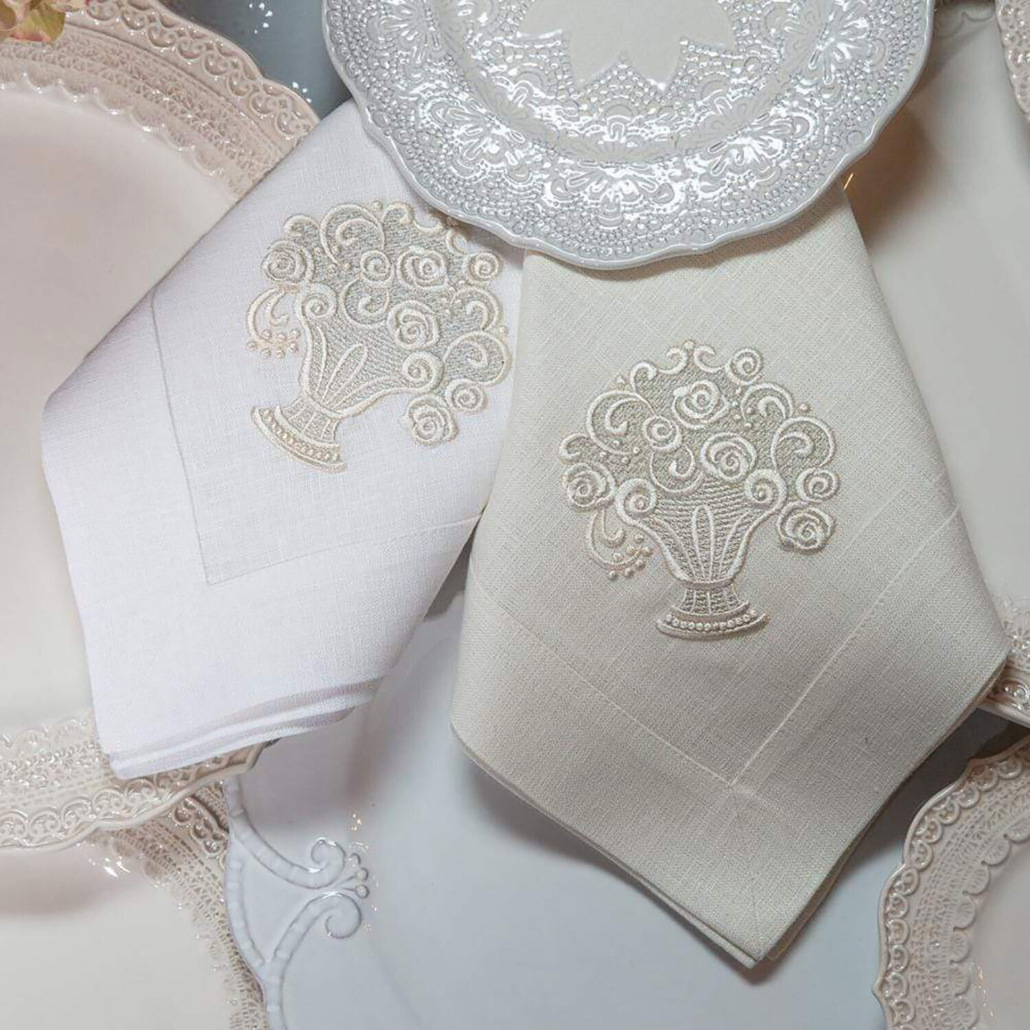 Crown Fiori Basket Large Napkin Champagne Set of 8 NLG645