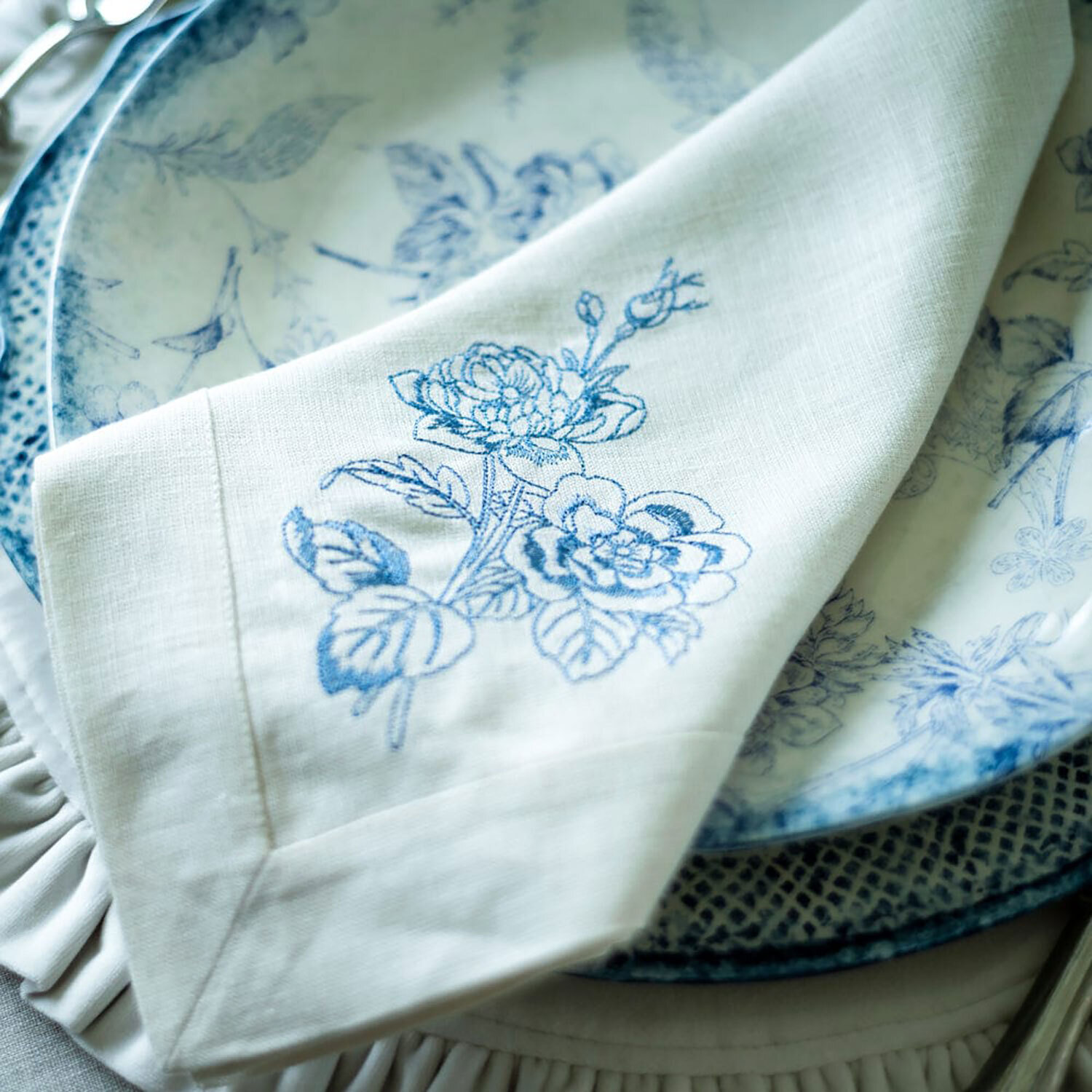 Crown Giulietta Blue Large Napkin Blue Set of 8 NLG661