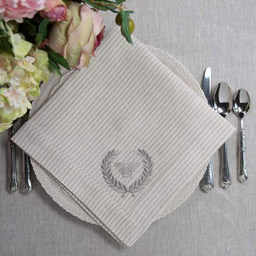 Crown Bumble Bee Large Napkin Set of 8 NLG735