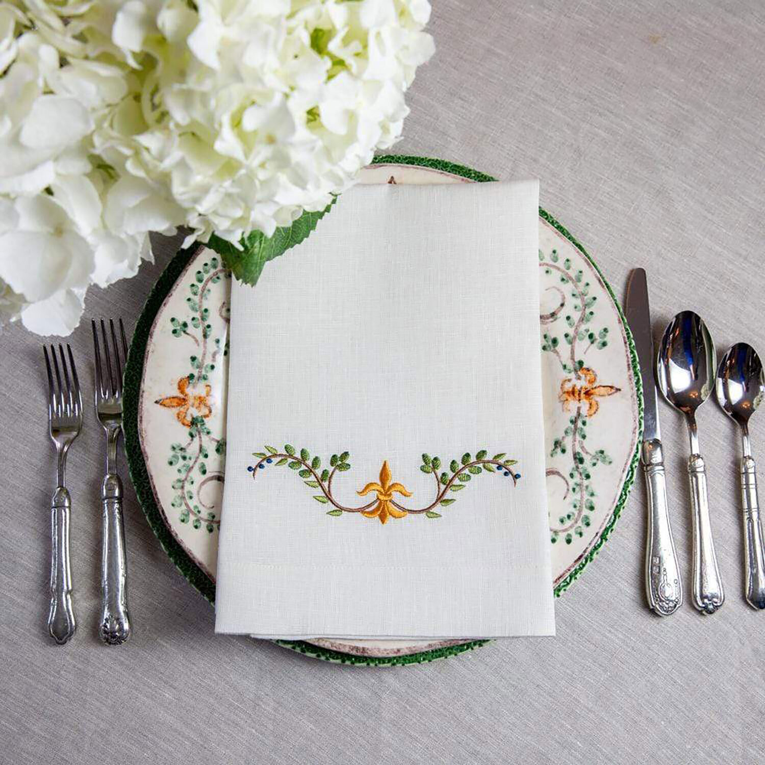 Crown Medici Tri-Fold Napkin Cream Set of 8 FT640