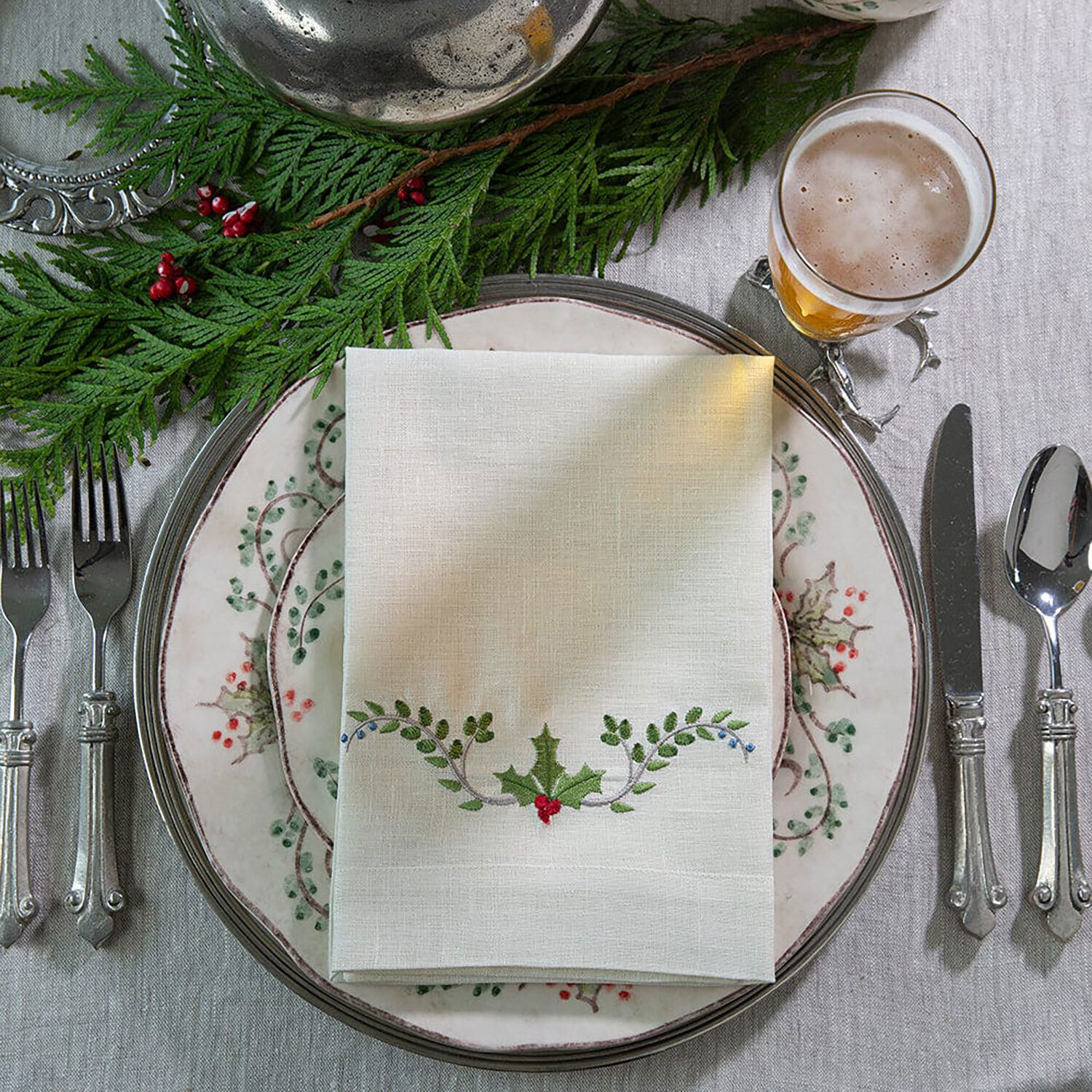 Crown Medici Festivo Tri-Fold Napkin Cream Set of 8 FT641